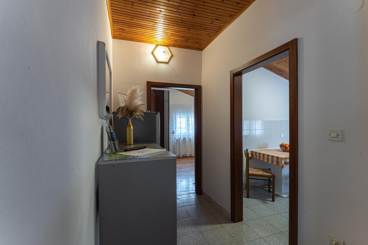 Apartmani Mirela 班约勒 外观 照片