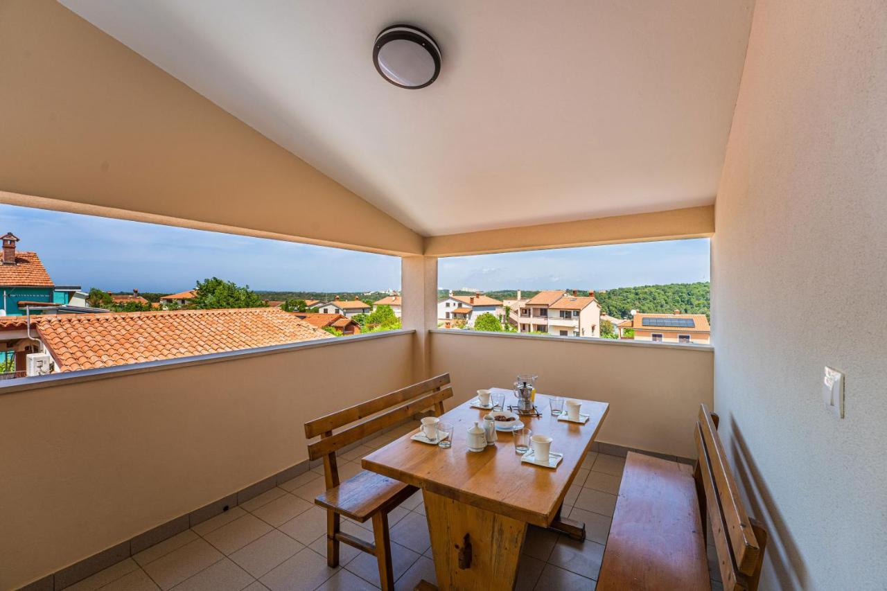 Apartmani Mirela 班约勒 外观 照片